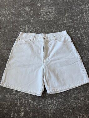 White Denim Jean Shorts - Classic Five-Pocket Style
